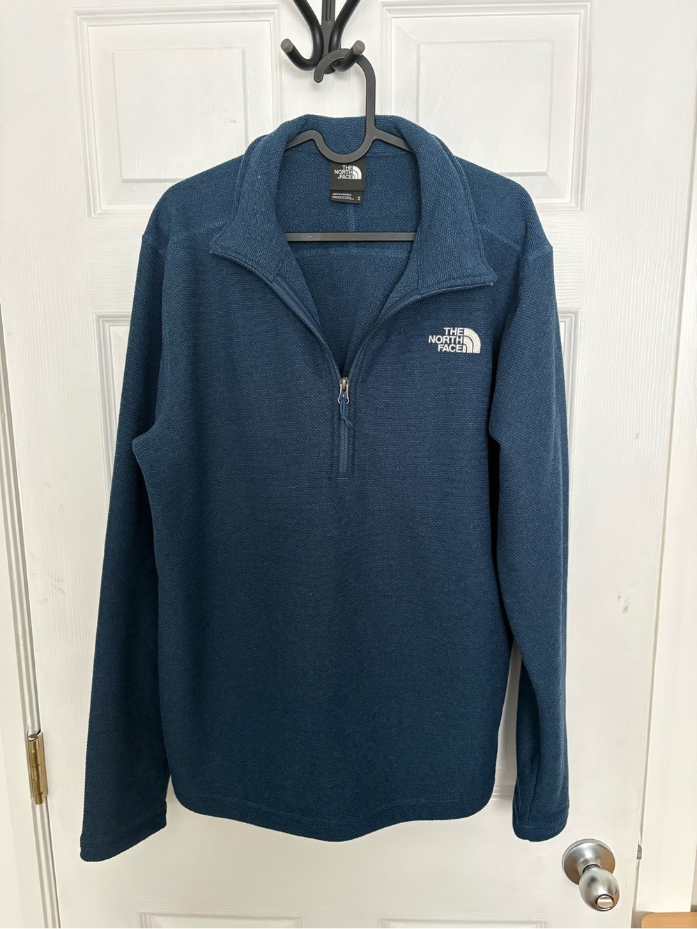 The North Face Men’s Blue Quarter-Zip Fleece Pullover (Medium)